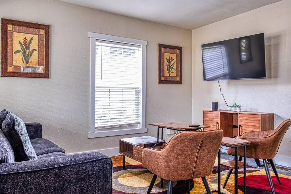 4Br Victorian Walk To Uc Davis & Shriner Med Cen Villa Sacramento Holiday home